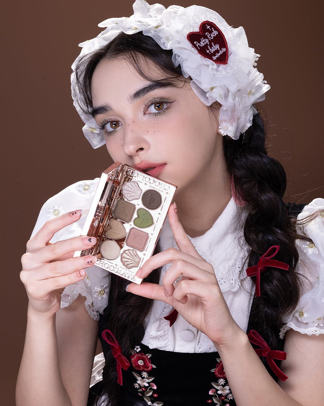 FLOWER KNOWS – CHOCOLATE WONDER-SHOP EIGHT-COLOR EYESHADOW PALETTE (02 Young Shepherdess)