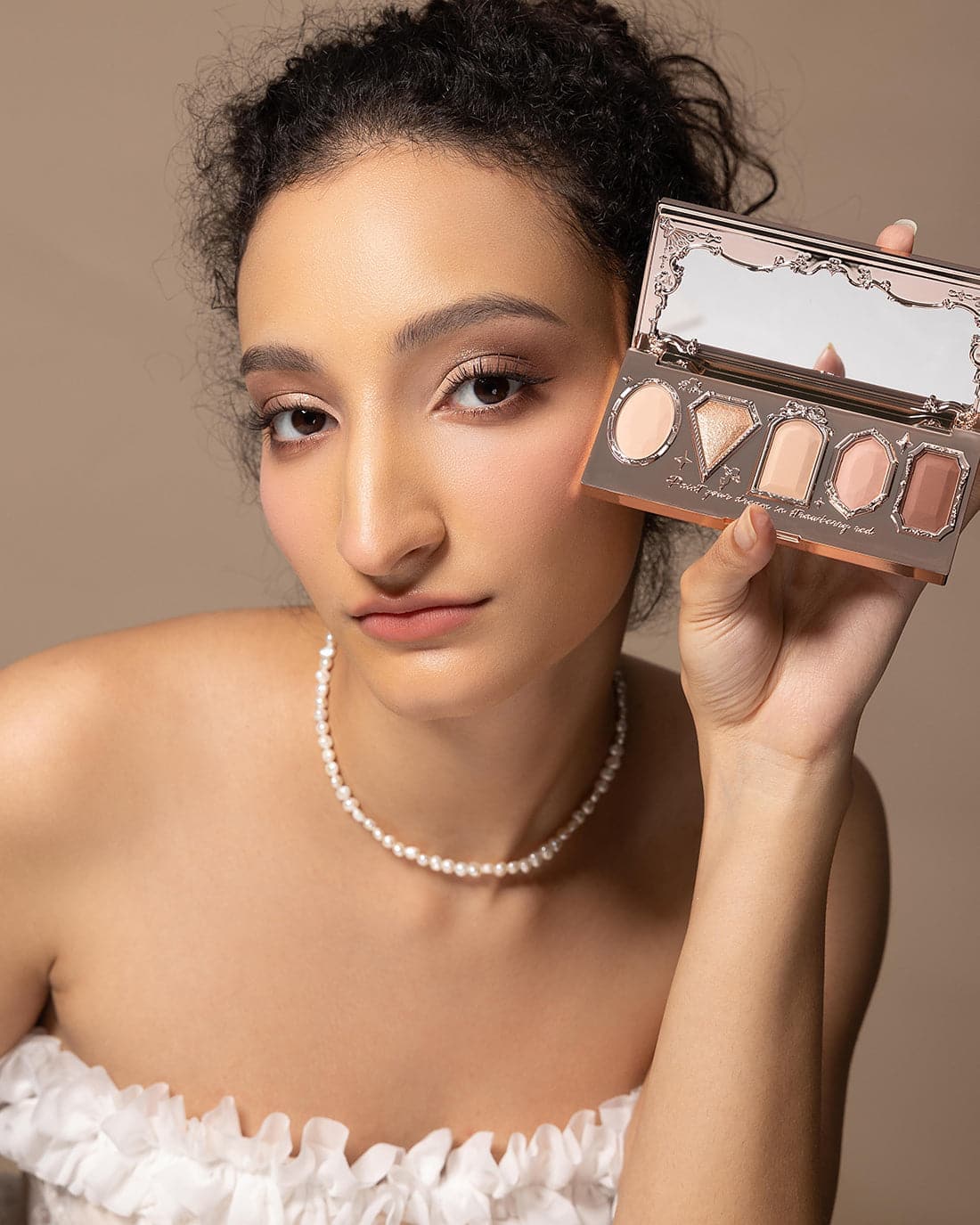 FLOWER KNOWS – STRAWBERRY ROCOCO 5 COLOR EYESHADOW PALETTE (02 Sweet Canneles)
