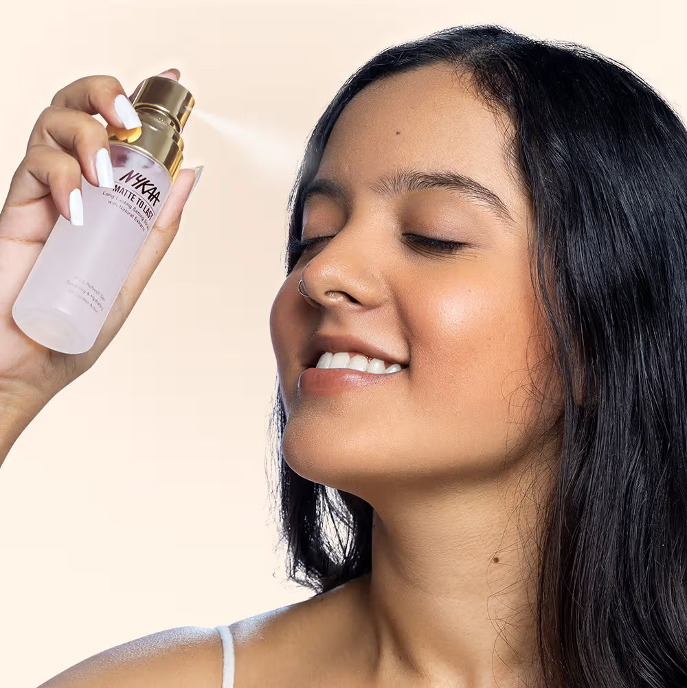Nykaa - Matte To Last Long Lasting Setting Spray With Natural Extracts (65ml)