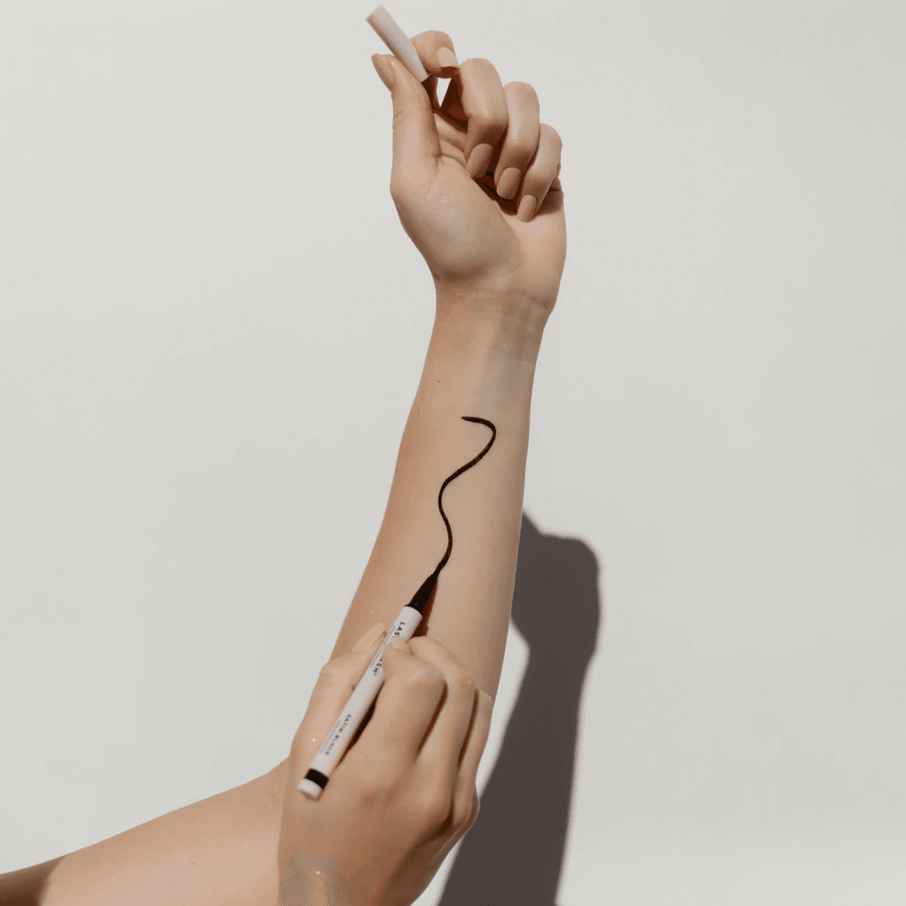 House Of Lashes - LASH & DASH® GLUE LINER - (SATIN BLACK)