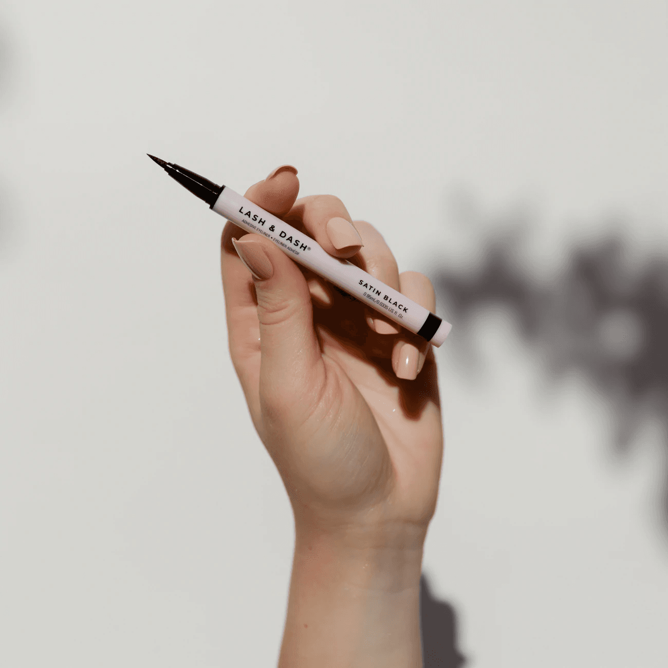 House Of Lashes - LASH & DASH® GLUE LINER - (SATIN BLACK)