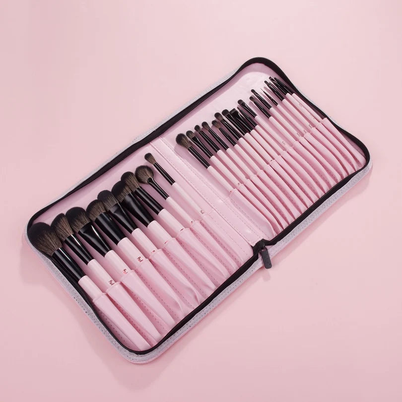 Felic 21 - ESSENTIALLY YOU ON THE GO BRUSH SET (SET OF 25).